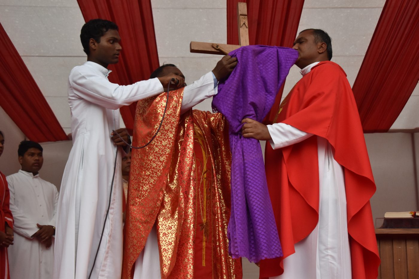 Closing moments of Easter